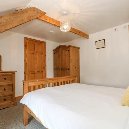 Holiday home The Wagon Linney *